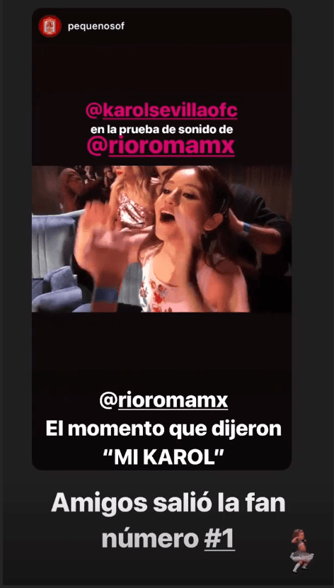 Después Karol se mostró tremendamente emocionada, cuando dijeron su nombre en el escenario.