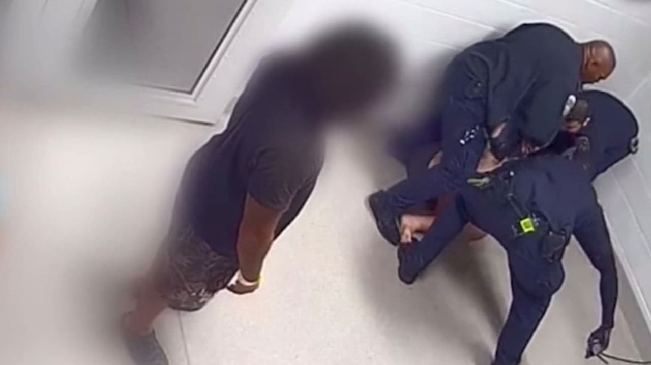 Tres oficiales del Sheriff del condado de Harris enfrentan cargos tras muerte de un reo