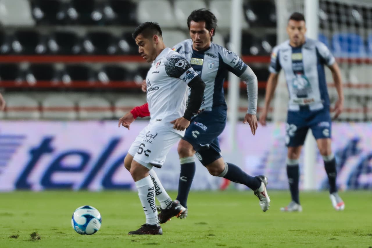 Con gol de Nacho Malcorra desde el punto penal, Atlas logra vencer a Pachuca 0-1 para romper una racha de 10 partidos sin ver la victoria.