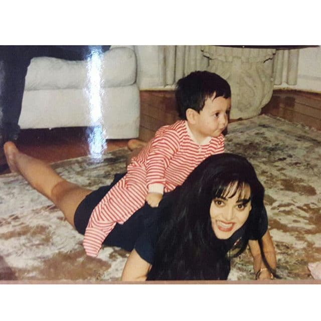 Siempre acompañando a su talentosa madre, a quien define como una guerrera.