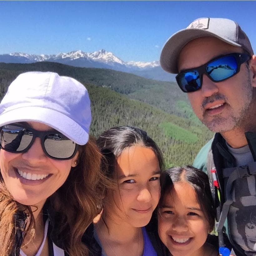 Karla Martínez ha formado una bella familia durante sus 15 años de matrimonio con Emerson Peraza. Michaella y Antonella son el fruto de este amor.