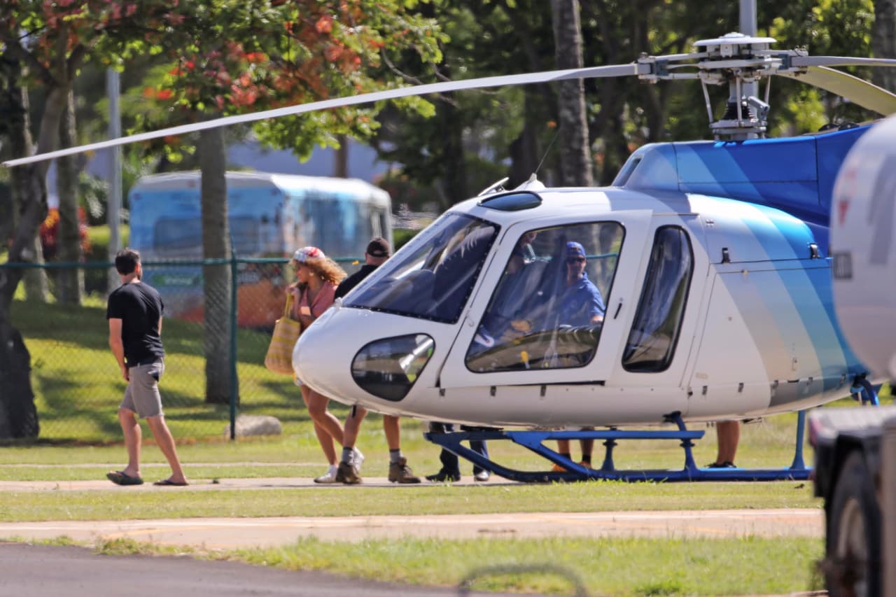Beyoncé y su familia están teniendo puros tours VIP por Hawaii.