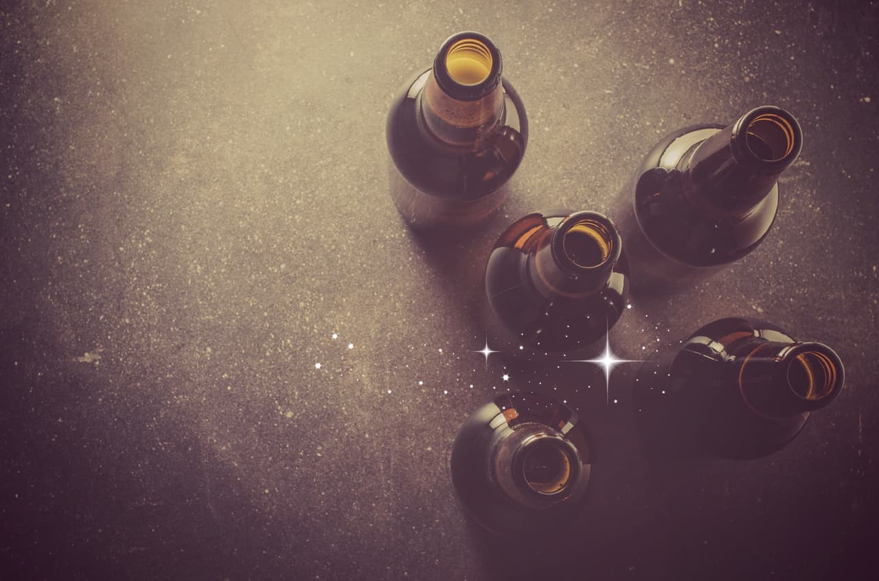 Cerveza "rosa": ¿por qué las marcas están volteando a ver a las mujeres?