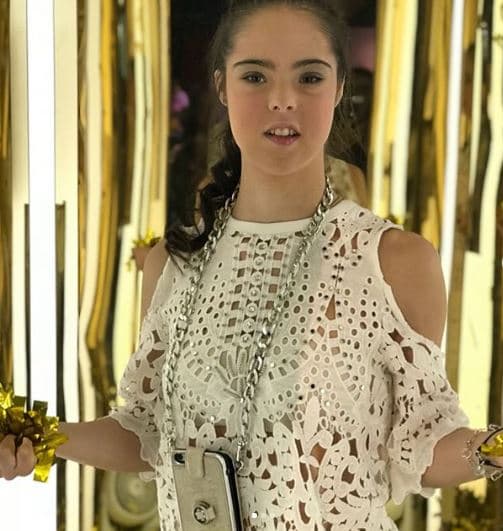 "Aquel día empecé una hucha (ahorro de dinero) para ir a Nueva York y a practicar en casa todos los días. Nadie me llamaba para desfilar, pero yo seguía trabajando.", comenta la modelo.