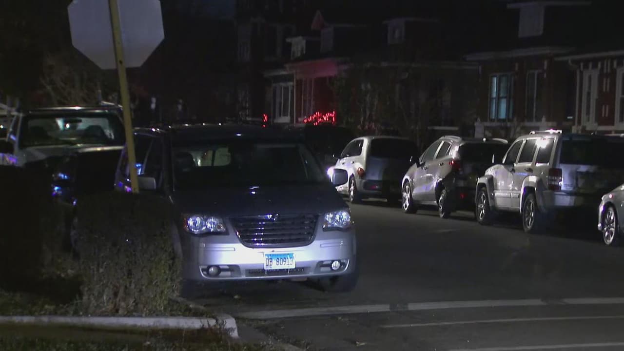 <b>No cargos para víctimas de robo de vehículos (HB3772)</b>
<br>
<br>No deberías tener que pagar multas cuando te roban el auto. Esta ley asegura que las personas cuyos vehículos sean robados no serán responsables de las infracciones, tasas, multas o sanciones cuando los autos sean capturados por pasarse la luz roja o cámaras de velocidad.
<br>