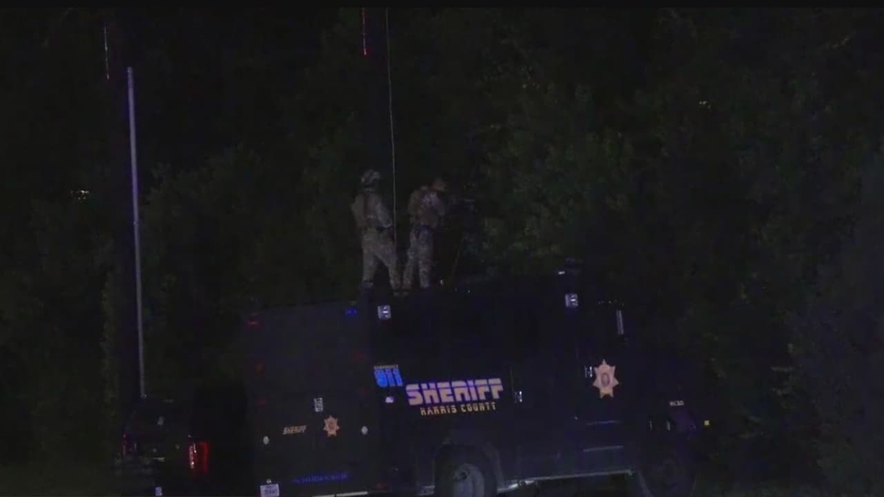 Difunden segundo video de cámara corporal de tiroteo que involucró a dos oficiales de Texas