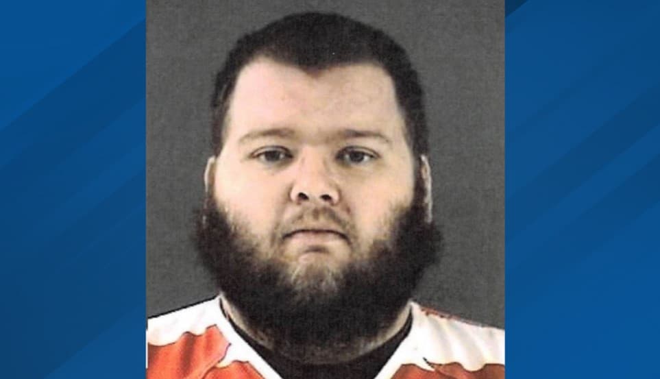 Presentan cargos formales contra hombre que secuestro a una menor de 13 años en Roosevelt