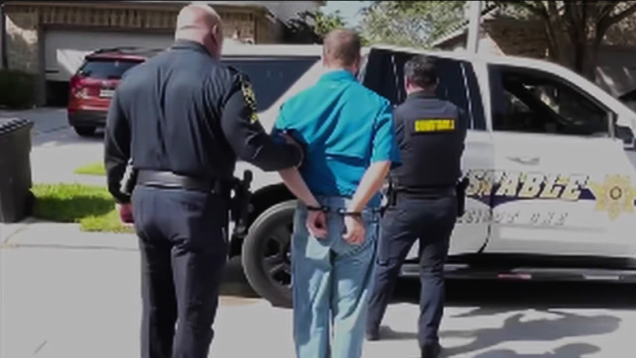 Arrestan a un hombre acusado de tener miles de imágenes de pornografía infantil generadas con IA