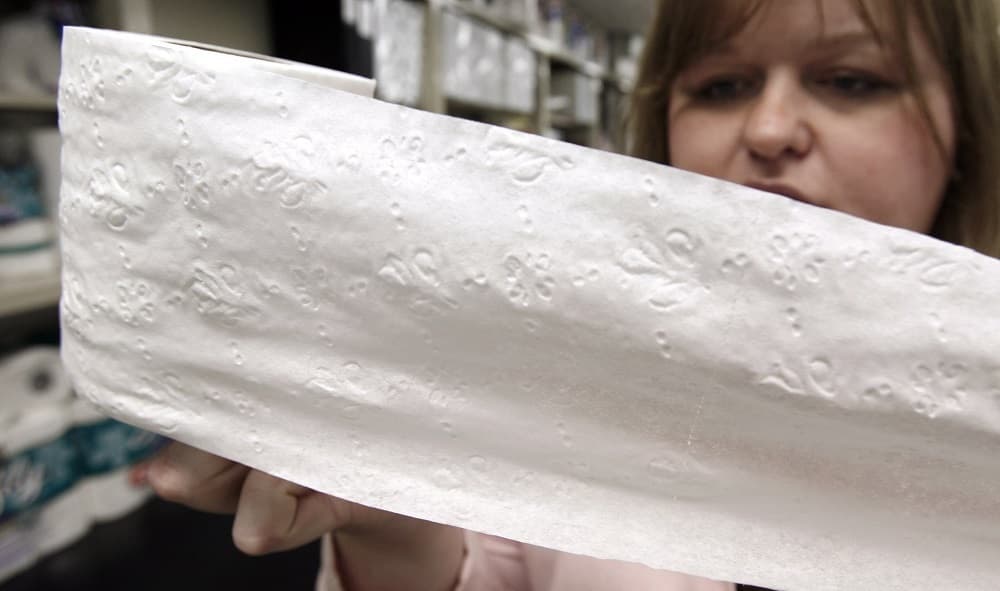 <b>Productos de la casa. </b>Otras mercancías por las que el consumidor tendrá que pagar más son un gran número de productos del hogar como el papel higiénico, muebles de bambú, refrigeradores, máquinas de aire acondicionado, secadoras o aspiradoras.