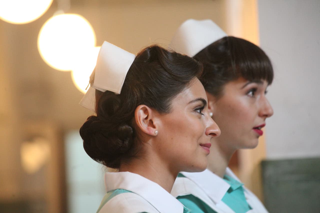 'Goyita' es una enfermera que, por azares del destino, conocerá al famoso Blue Demon desde sus inicios.