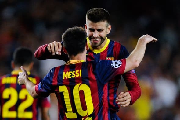 Messi se asusta con la forma en que maneja Piqué 