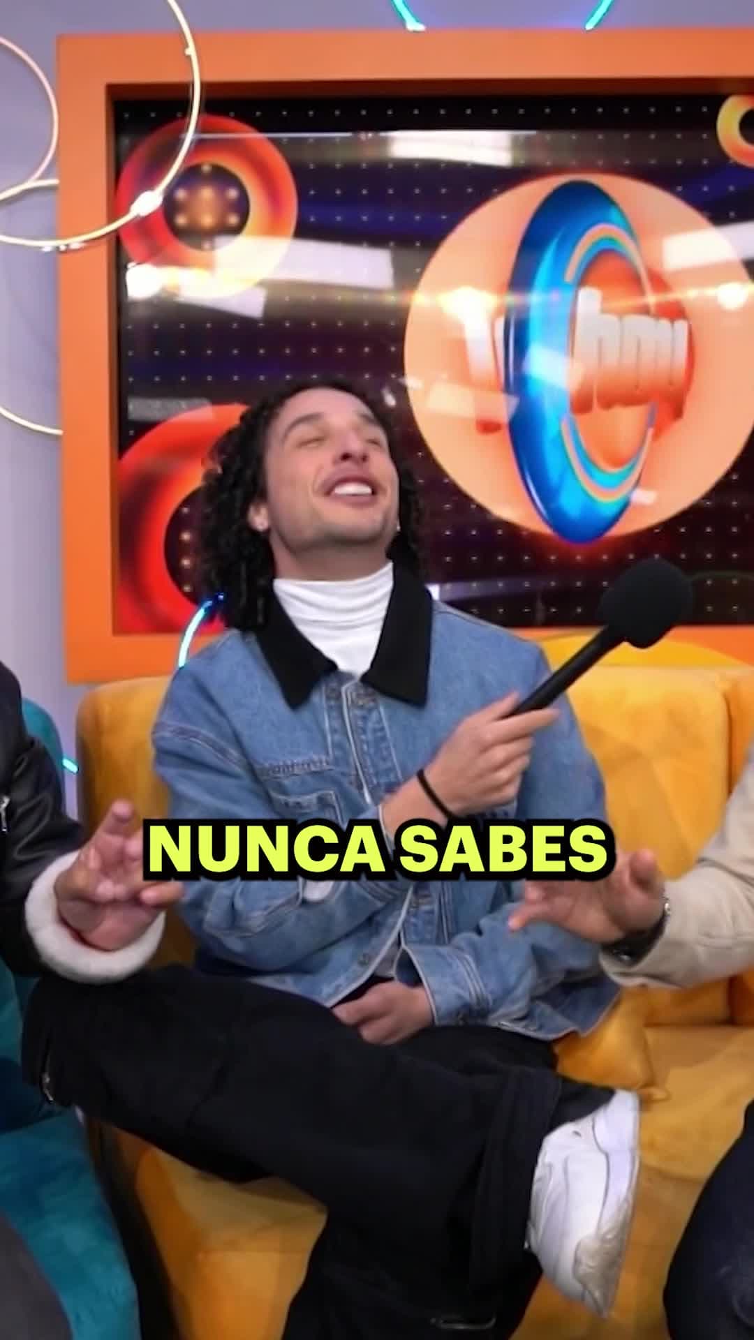 Jaime Camil se divierte en el detrás de cámaras con Jorge y Raúl Araiza