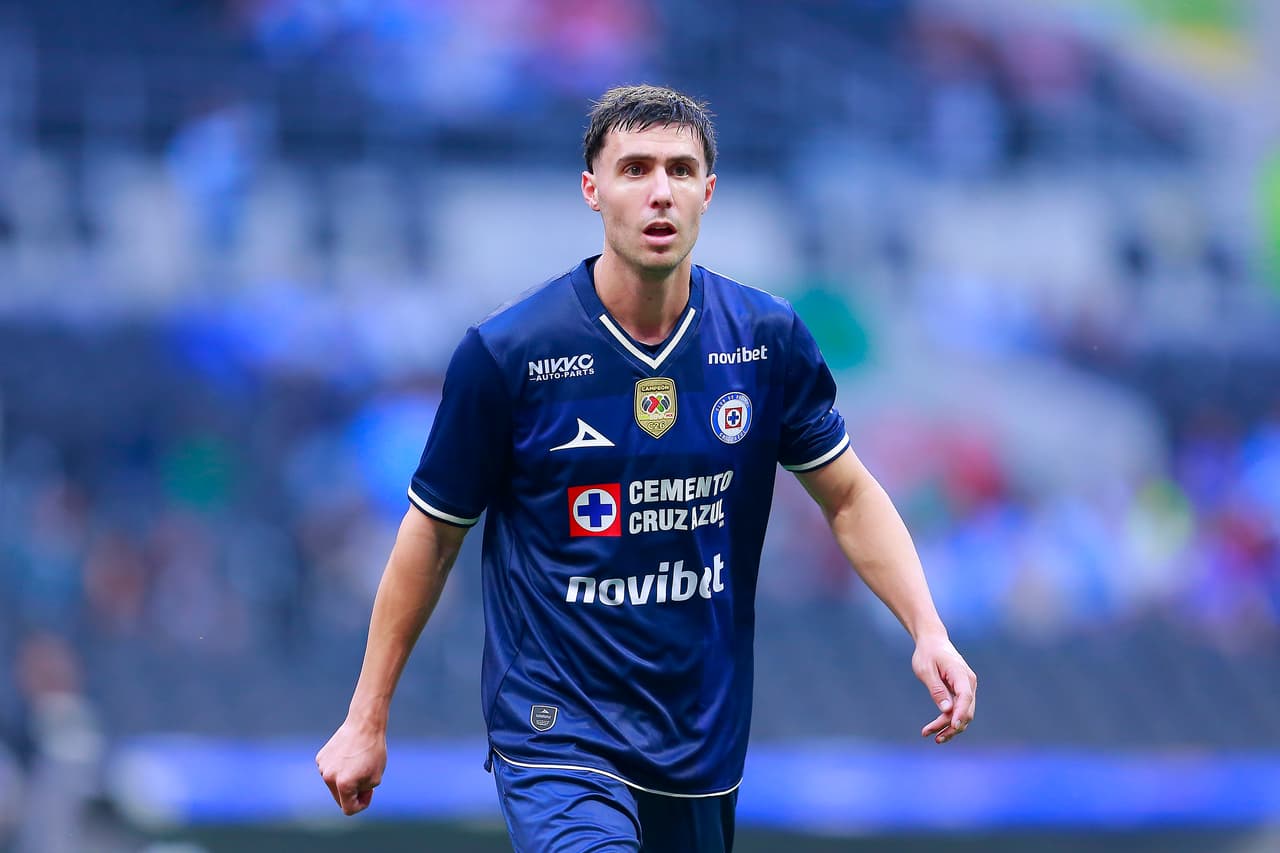 Cruz Azul trabaja contrarreloj con José Paradela para el partido ante Pumas