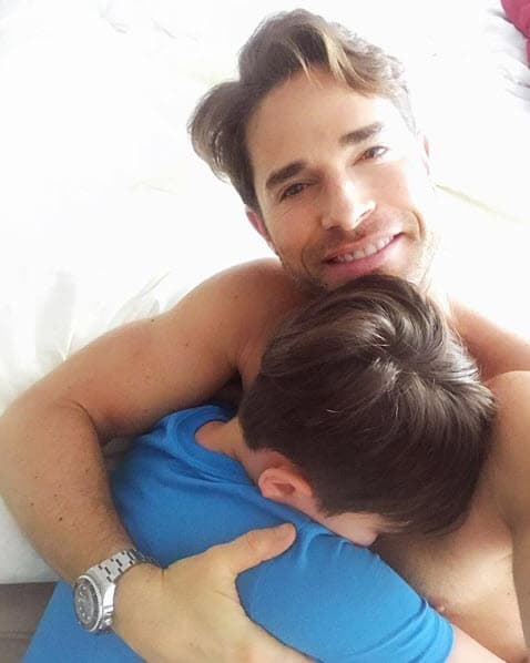 “No, estuvo conmigo, la verdad no sé por qué (no estuvo con su papá), no me lo pidió y era un fin de semana que me tocaba a mí y no me dijo, y yo la verdad me enteré el sábado a las 12 de la noche, cuando me hicieron una sorpresa mis hijos para el Día del padre, que el domingo era el Día del padre”, explicó.
<br>