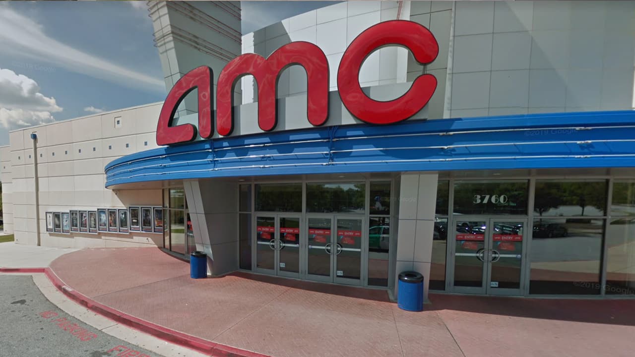 Disparan a una joven en un cine de Atlanta luego de pedir a unos espectadores que hicieran silencio