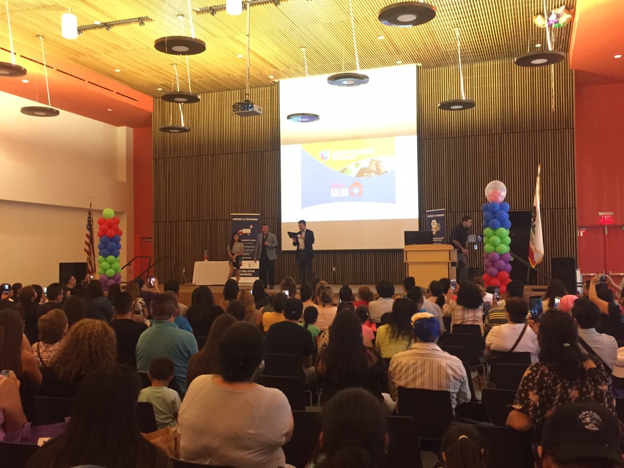 La feria de salud transcurrió entre 11:00 am a 3:00 pm en East Los Angeles Community College. 
<br>