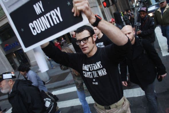 Datos del Departamento de Trabajo indicaron que entre 2007 y 2010 la tasa de desempleo para los veteranos afroamericanos se incrementó un 7%. Por su parte, el incremento del desempleo entre veteranos blancos y latinos aumentó un 5%.