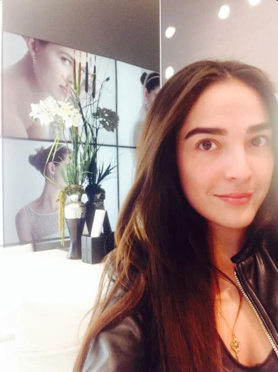 Ana Isabel Torre sólo participa en los primeros capítulos, ya que interpreta a 'Magdalena Murillo' (Eugenia Cauduro) de joven.