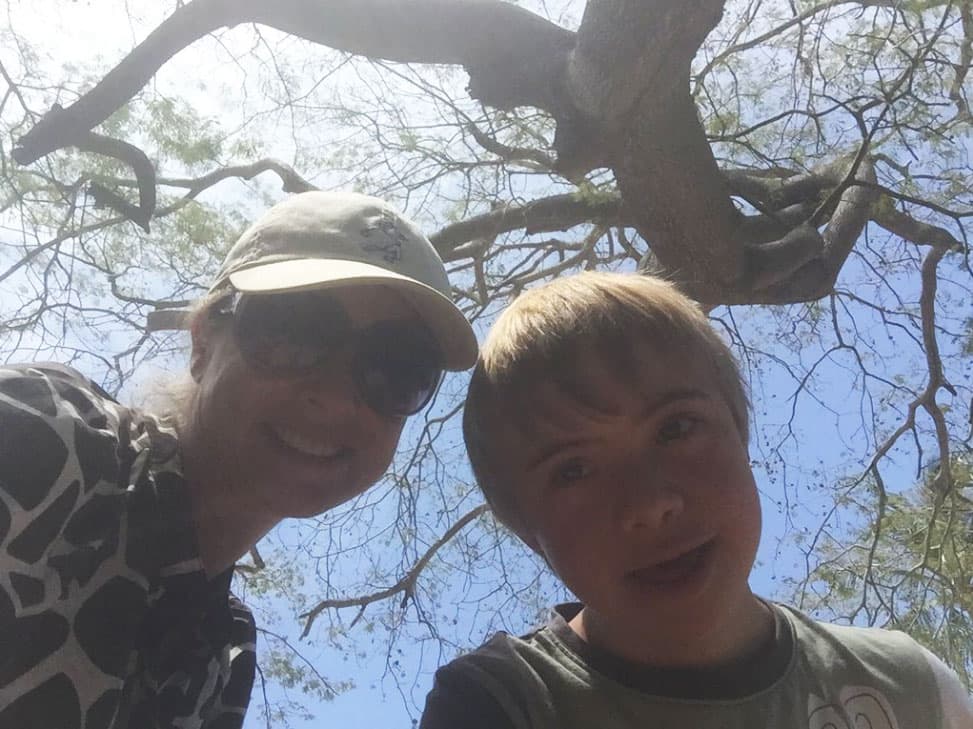 "Luego me dijeron: 'Tenemos grandes sospechas de que tenga
<b><a href="https://www.univision.com/temas/sindrome-down" target="_blank">síndrome de Down</a></b>', lo segundo lo oí tan lejano que nunca me cayó el 20, hasta hoy", declaró.