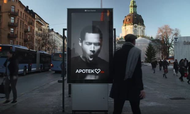 Un letrero inteligente tose ante el paso de fumadores 