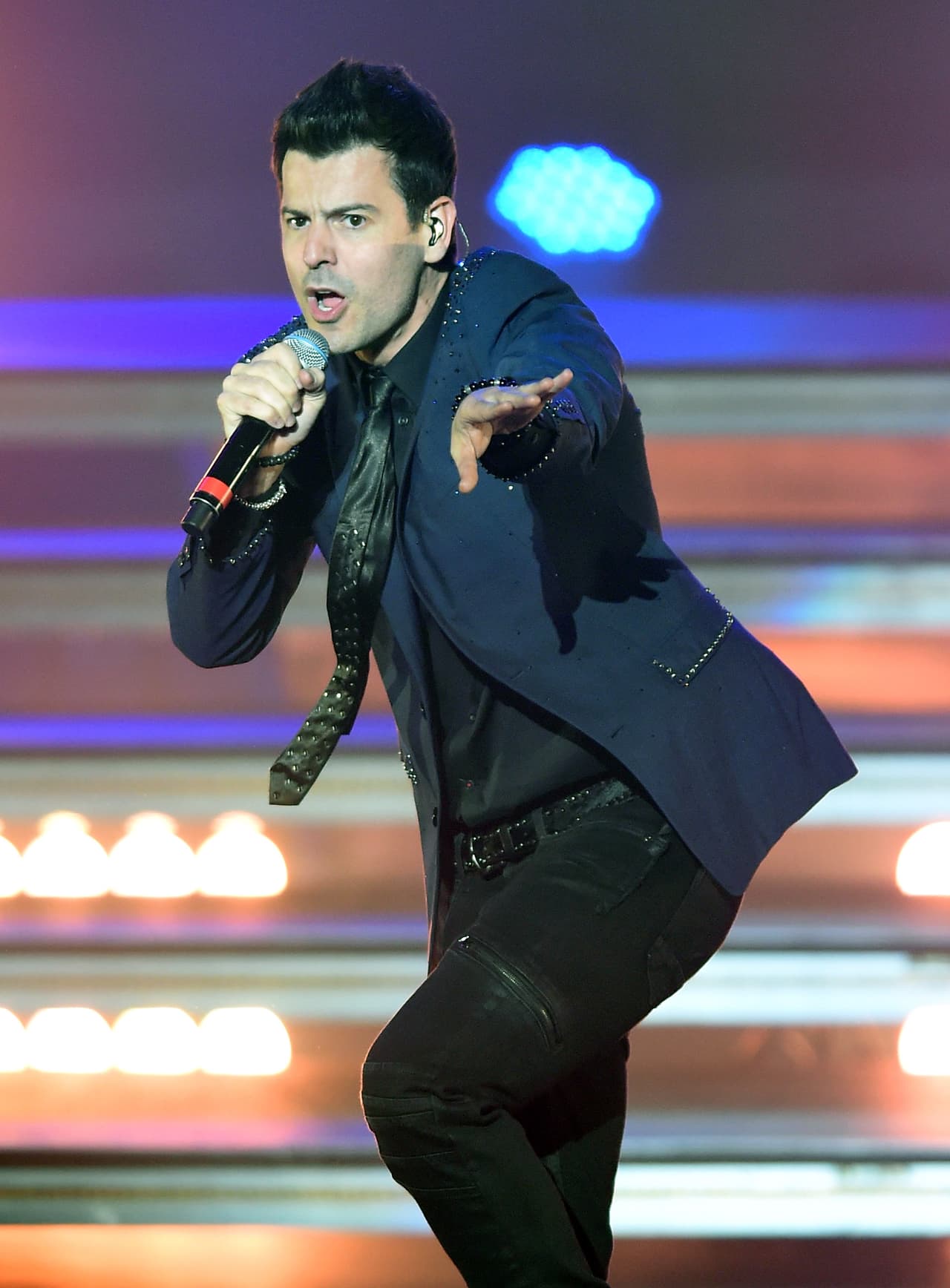 El cantante logró hacer una carrera bastante buena como solista, logró disco de platino por ventas e incluso abrió conciertos de bandas como los Backstreet Boys y N Sync.