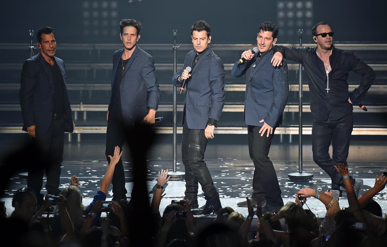 'New Kids On The Block' fue una de las primeras bandas que logró ponerse de moda en tiempo récord, ¿pueden creer que lograron vender más de 80 millones de copias a nivel mundial?