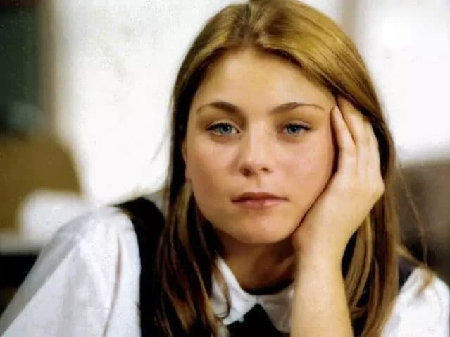 Ella era hija adoptada de Thalía, su hermano en la historia fue 'Nandito' (Osvaldo Benavides).