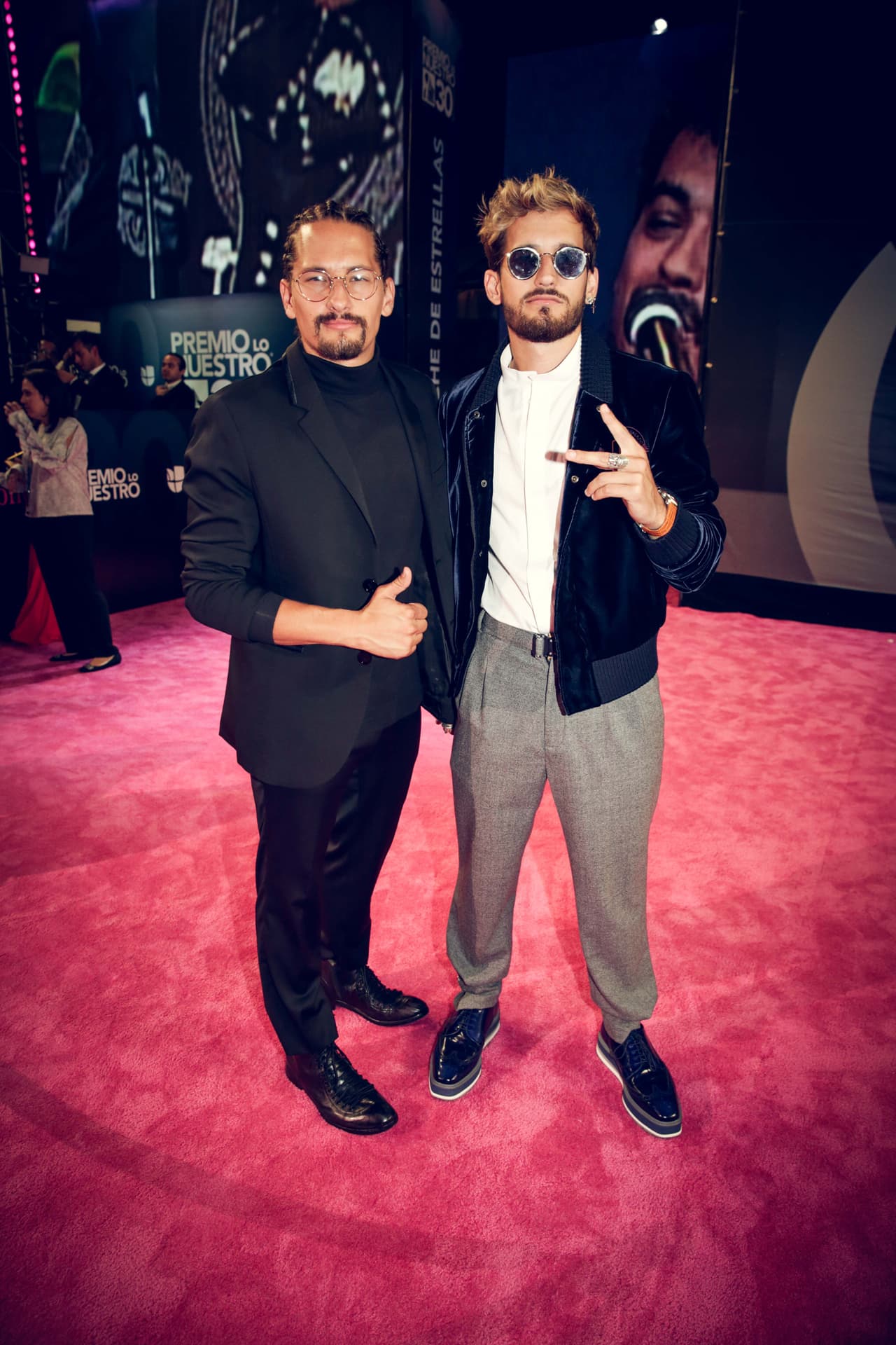 Los hermanos Mau y Ricky Montaner, elegantes y modernos a la vez.