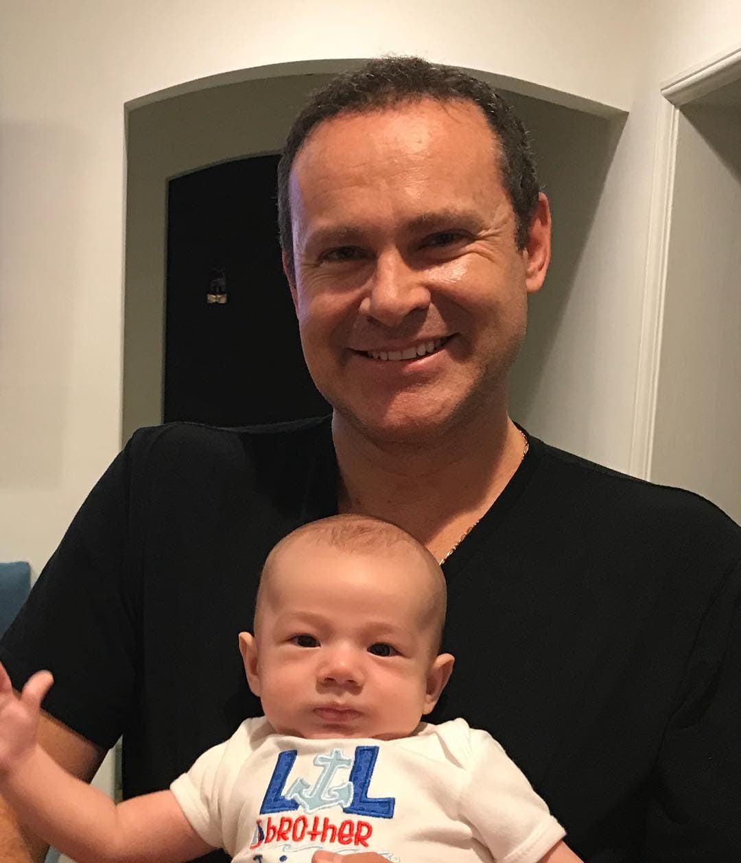 La felicidad fue en ascenso cuando en febrero del 2018, Cristy dio a luz al segundo varón de Alan, ‘Baby Liam’.