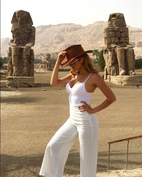 Los colosos de Memnón son los unicos restos visibles (luego del terremoto del año 27 D.C.) del templo funerario de Amenhotep III que se encuentran en la zona occidental del Nilo.