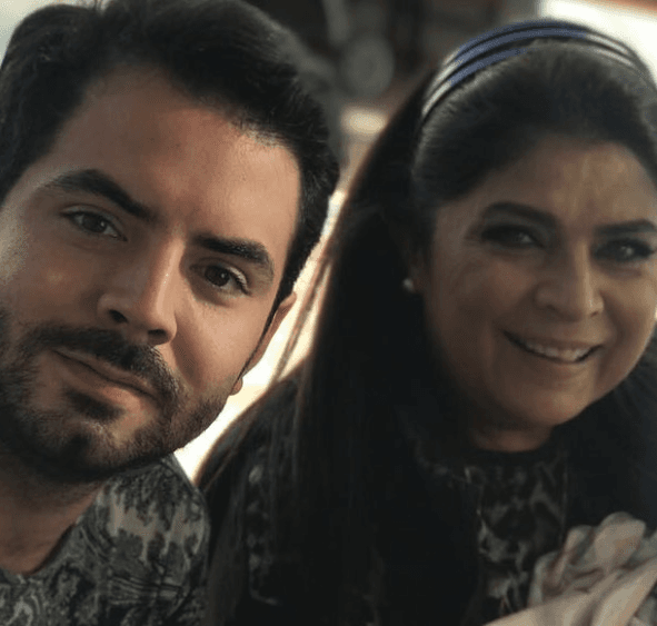 Victoria se ha mantenido firme a la versión de que su matrimonio con el actor fracasó, luego que descubriera que 
<b><a href="https://www.univision.com/entretenimiento/celebridades/esta-fue-la-reaccion-de-victoria-ruffo-cuando-su-hijo-jose-eduardo-eligio-usar-el-apellido-derbez-y-no-el-suyo-fotos">la engañó organizándole una supuesta boda falsa</a></b>, información que Derbez siempre ha negado.