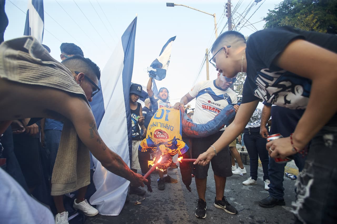 Carnaval y caravanas no faltaron previo al duelo contra los Tigres de la UANL correspondiente al Guard1anes 2020.