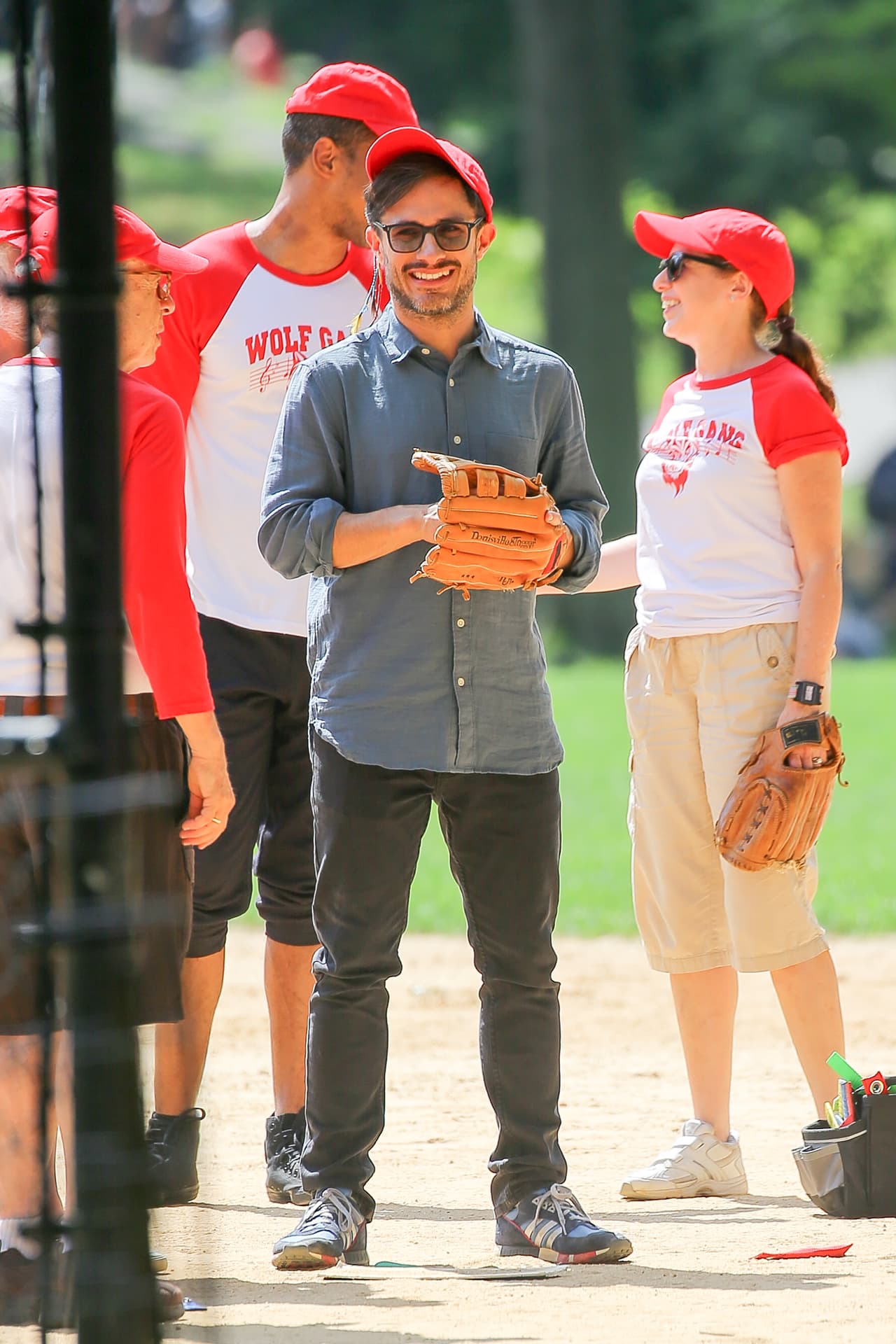 Aprovechando la grabación de su programa, el mexicano se divierte con sus pequeñines.