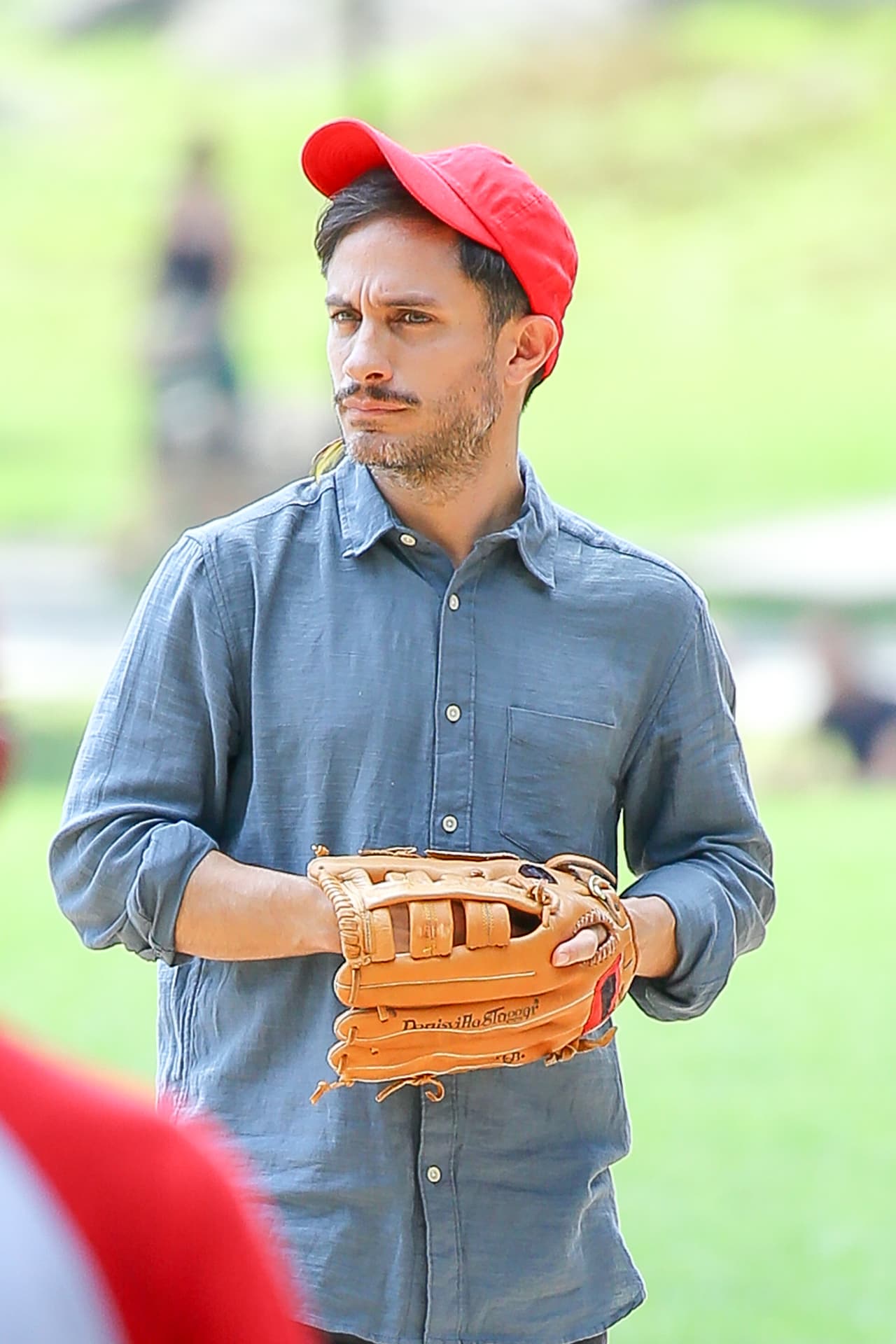 Aprovechando la grabación de su programa, el mexicano se divierte con sus pequeñines.