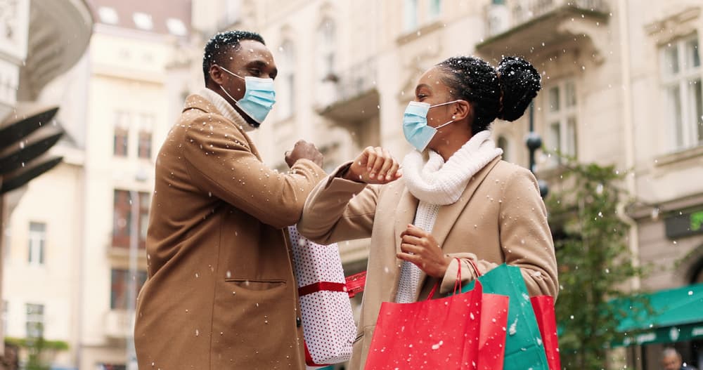 <b>ESCORPIÓN</b>
<br>Ellos conseguirán lo que buscan a como dé lugar. No importa si tienen que ir desde tempranito o quedarse hasta tarde en la tienda. Son tan apasionados que harían todo lo que sea para conseguir el que creen que es el mejor regalo.