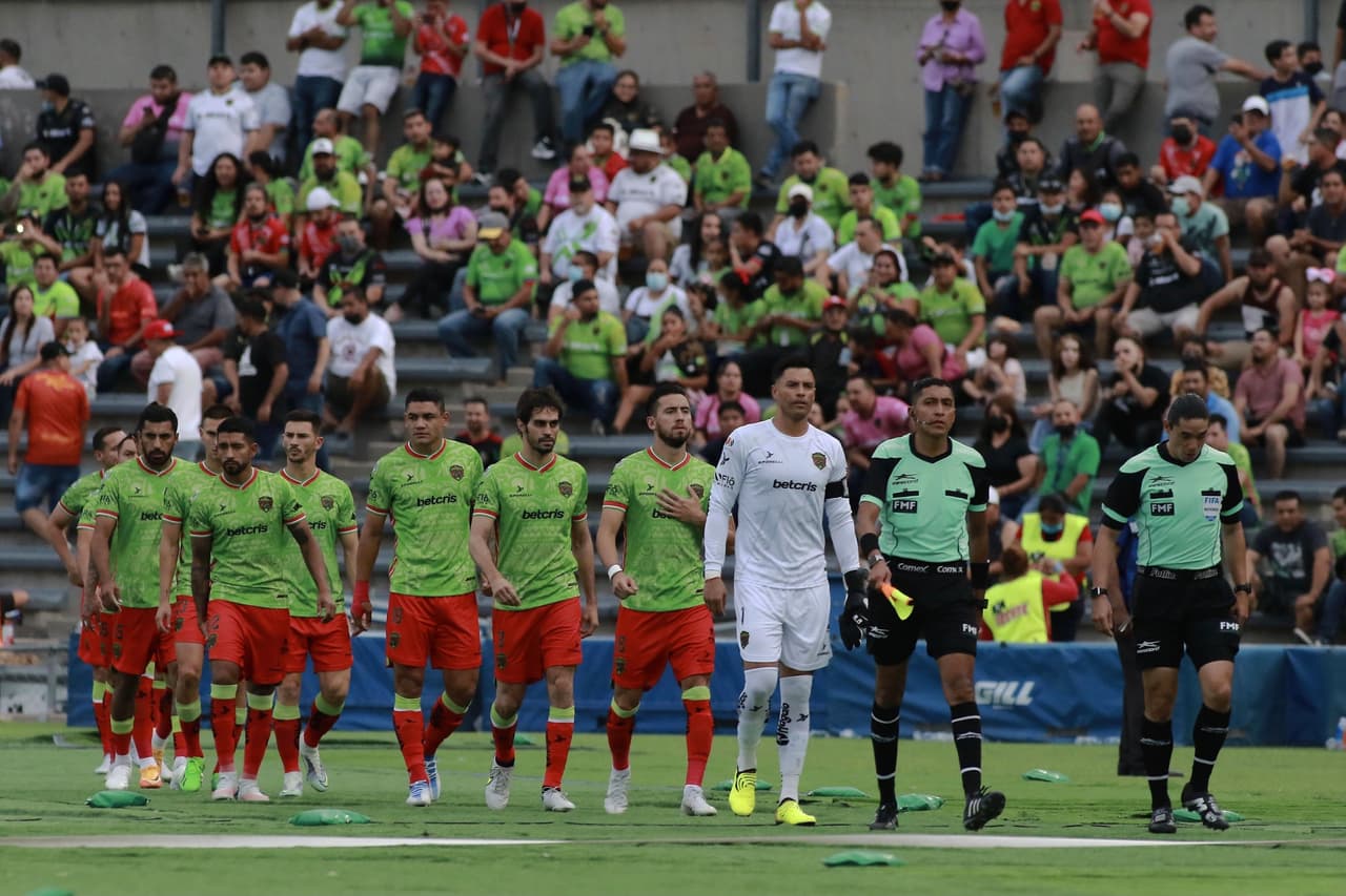 Un gol de Alan Medina al 57’ le permitió a FC Juárez rescatar el empate en casa ante el Atlético San Luis en duelo adelantado de la Jornada 16 del Apertura 2022. Previamente, Sabin Merino había adelantado a los visitantes por la vía de los 11 pasos al 22’.