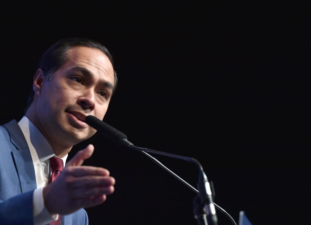 Julián Castro, el único latino que aspiraba a enfrentar a Trump, se retira de la contienda por la nominación demócrata 