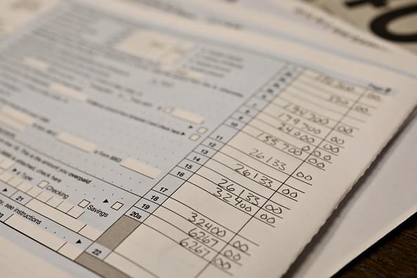 El
<a href="https://www.univision.com/temas/impuestos">Servicio de Impuestos Internos</a> (IRS) está extendiendo los plazos de la temporada de impuestos para los texanos afectados por las
<a href="https://www.univision.com/local/san-antonio-kwex/kit-de-emergencia-que-debes-tener-en-tu-auto-si-te-quedas-atascado-en-una-tormenta-invernal-fotos">tormentas invernales</a> de la semana pasada.