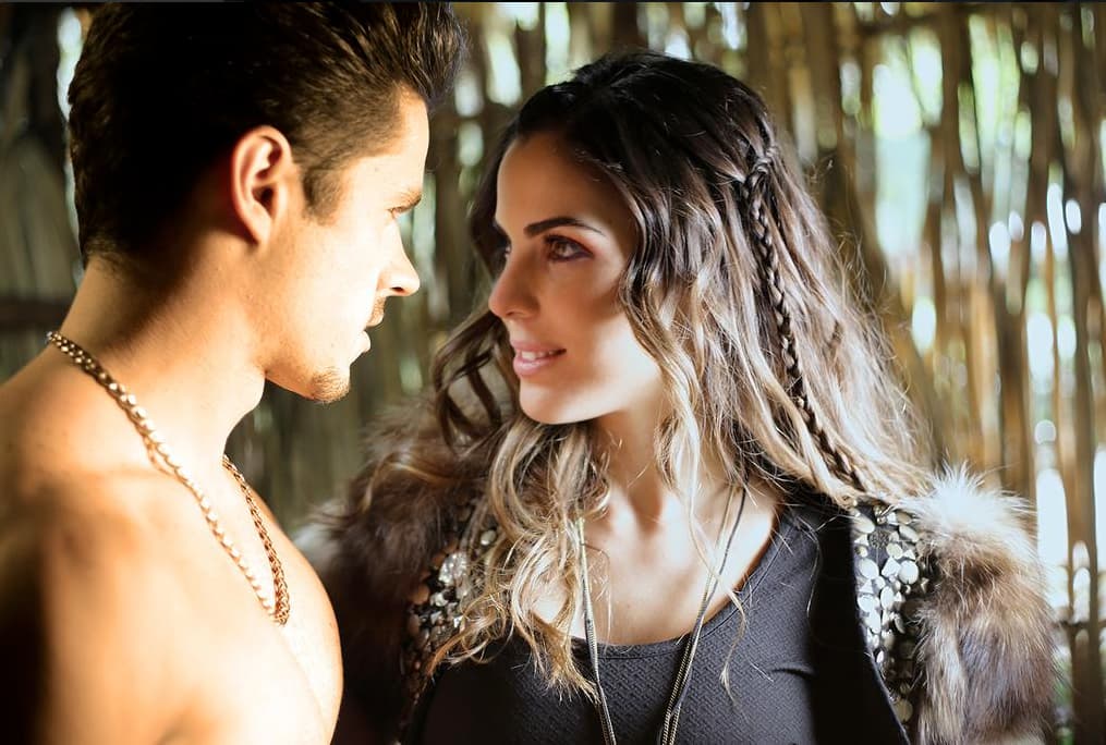 Por eso le propuso matrimonio en medio de la fiesta que ella organizó.