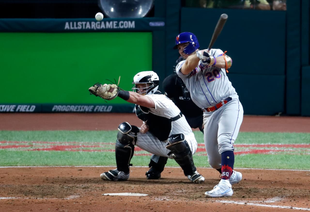Pero en la octava entrada, el novato sensación, Pete Alonso, de los New York Mets, bateó sencillo de fuerza pero remolcador de dos anotaciones.