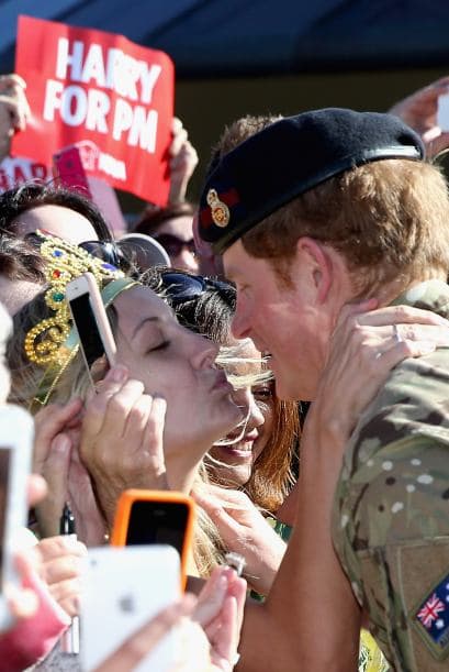 Aunquee en el camino se encuentre con una que otra osada que lo apriete de más o que lo jale para robar un beso forzadamente.