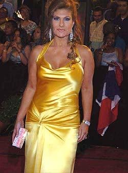 Otra que no se guardó ni una gota de elegancia fue Teresa Rodríguez. Vaya mezcla de piel y tela dorada.