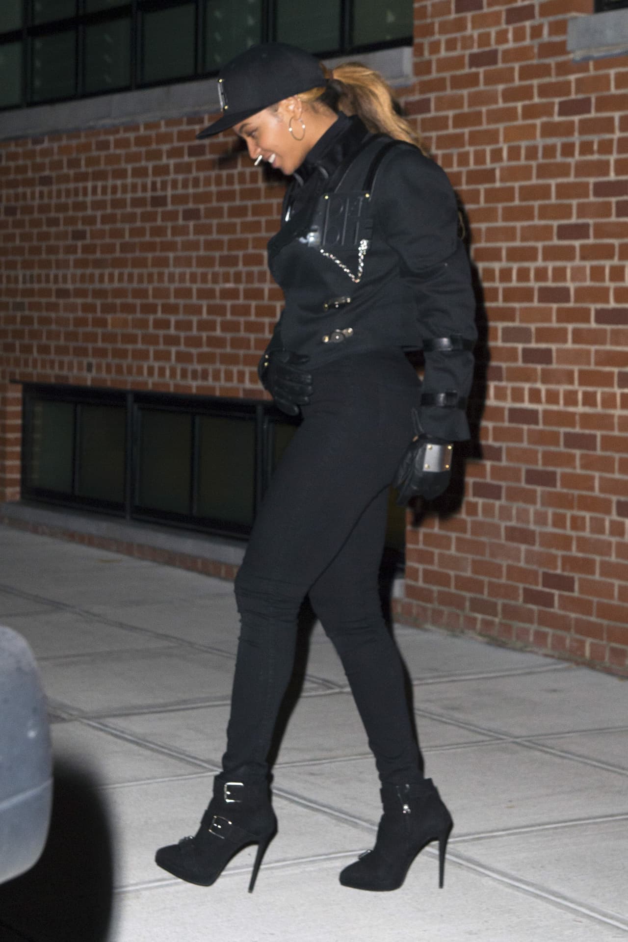 En otra fiesta del año pasado, llegó vestida del rey del pop, Michael Jackson.