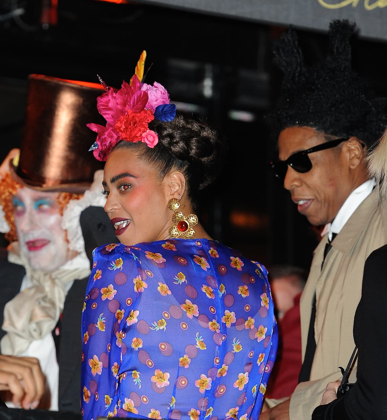 Es claro que Beyonce se enforzó muchísimo esta vez. Su disfraz fue uno de los mejores de la noche, esa trenza con flores en la cabeza sin duda requirió un par de horas.