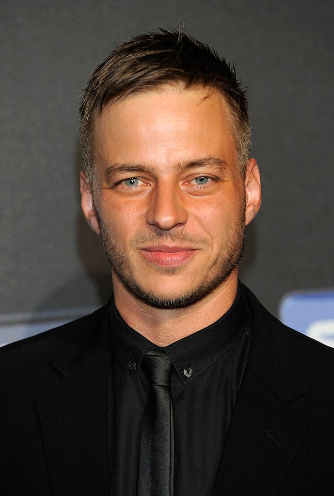 Thomas se graduó de la Universidad de Música y Teatro de Leipzig en 1996, desde entonces apareció en varias series y películas alemanas. Tras ser elegido en ‘Game of Thrones’ fue llamado a las producciones de ‘Rush’ (2013) y ‘Borgia’ (2014).‘