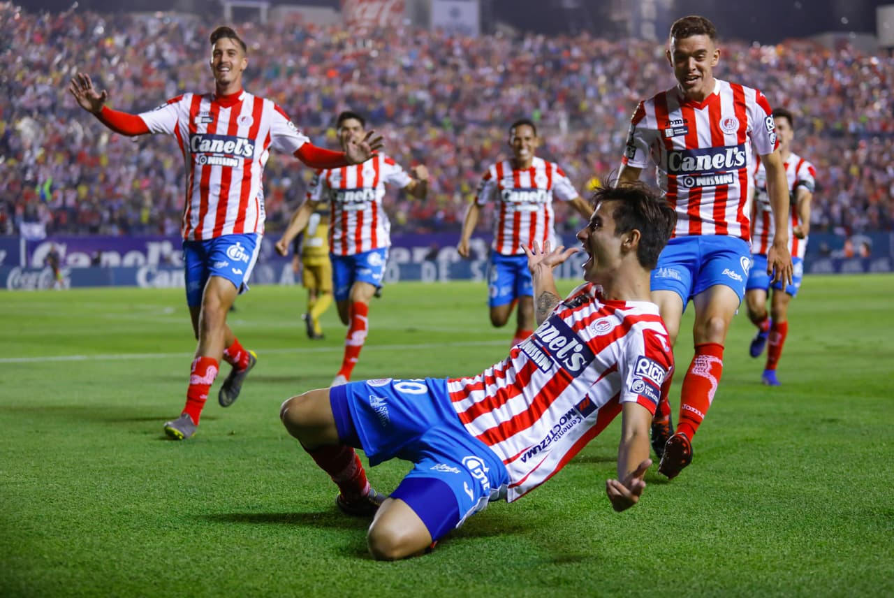 Al minuto 102' el español Unai Bilbao (centro) empujó el balón a la red para anotar el 1-0 de Atlético San Luis.