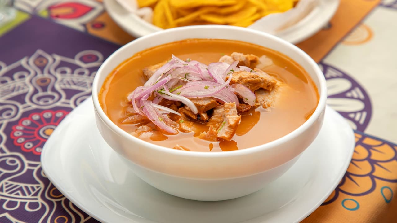 Receta de encebollado de pescado: el orgullo gastronómico del Ecuador.