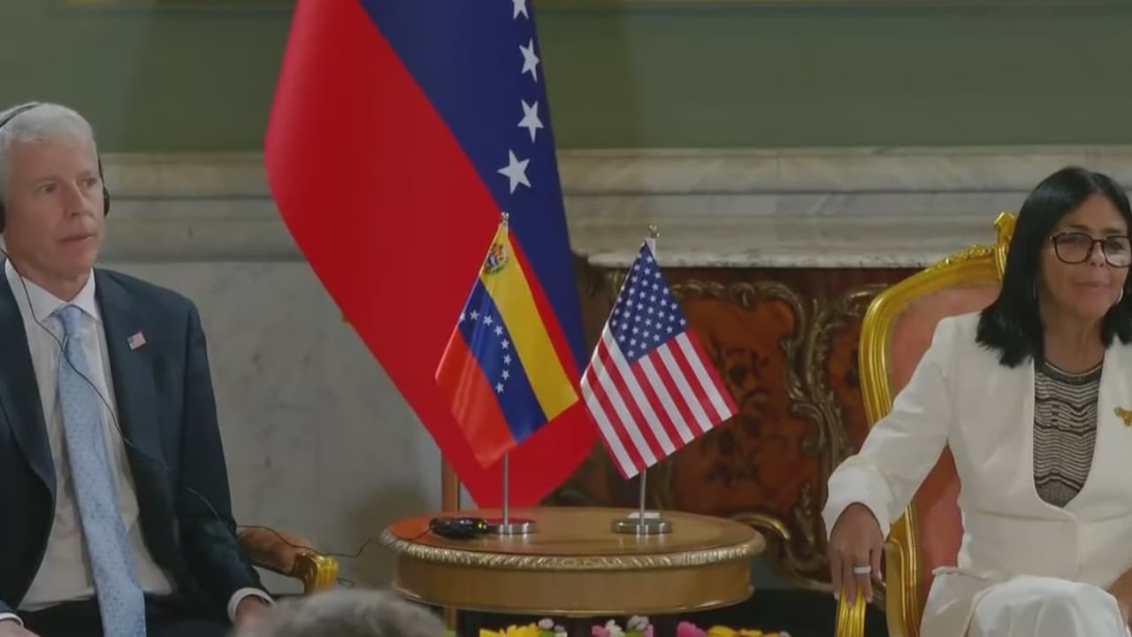 Chris Wright se reúne en Venezuela con Delcy Rodríguez y firman convenios petroleros clave