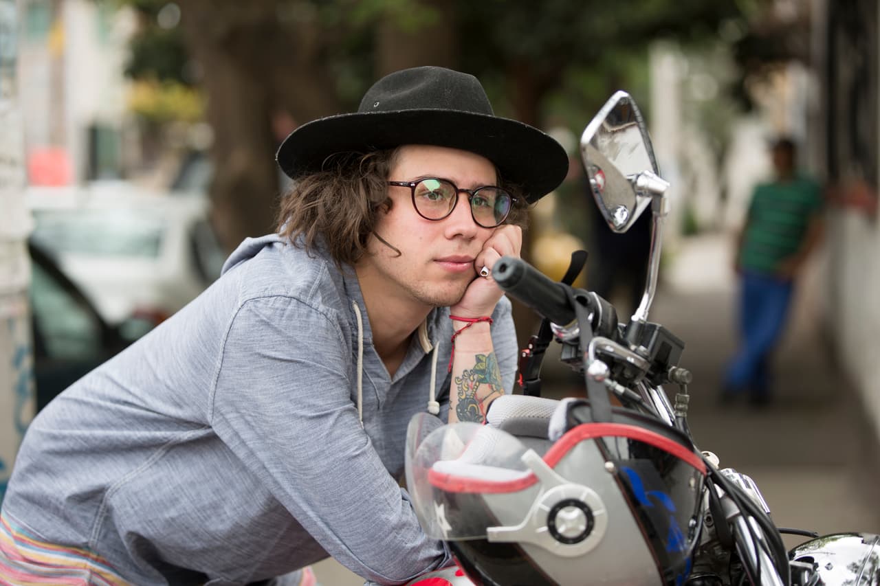 Sin duda le da un toque especial a la novela.