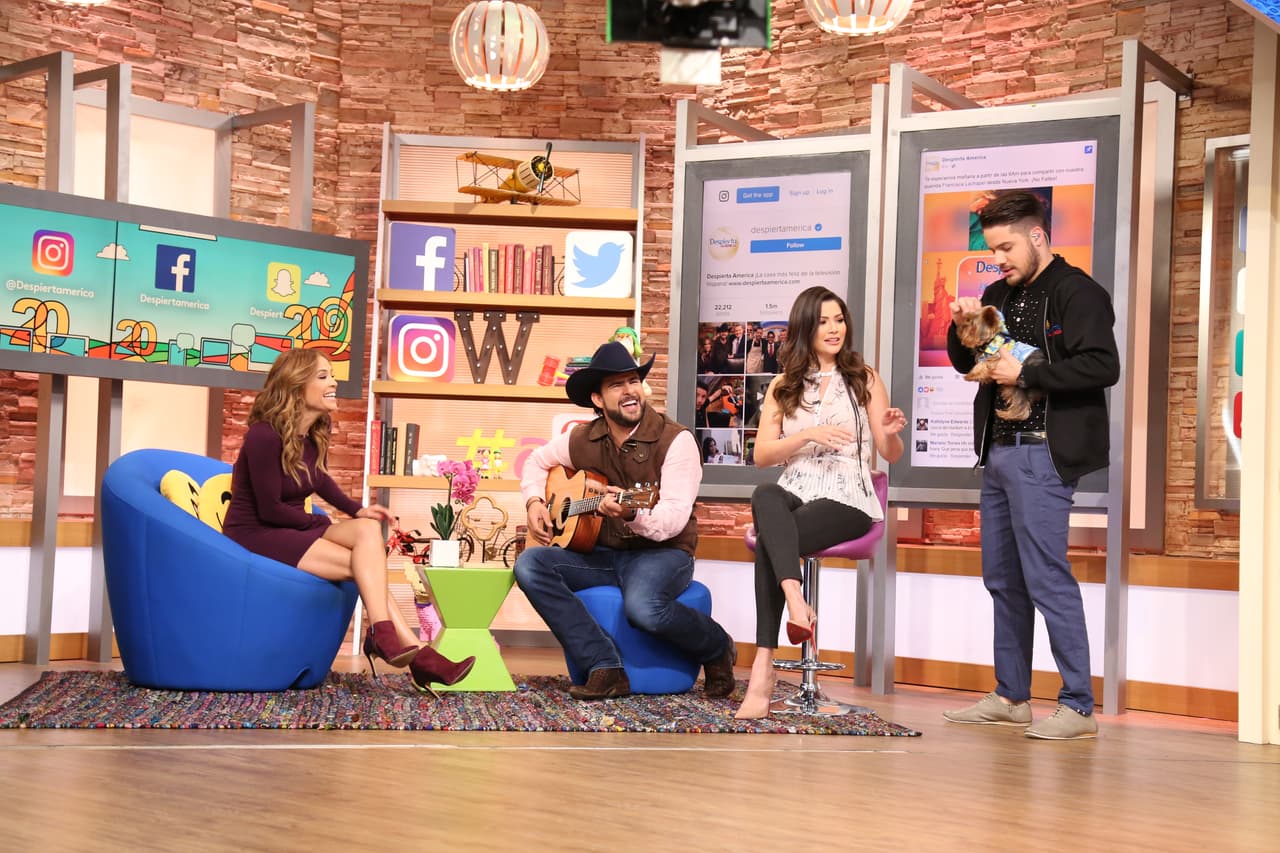 Ni William pudo convencer a Tobi de que se comportara. Esta mañana se portó muy mal.